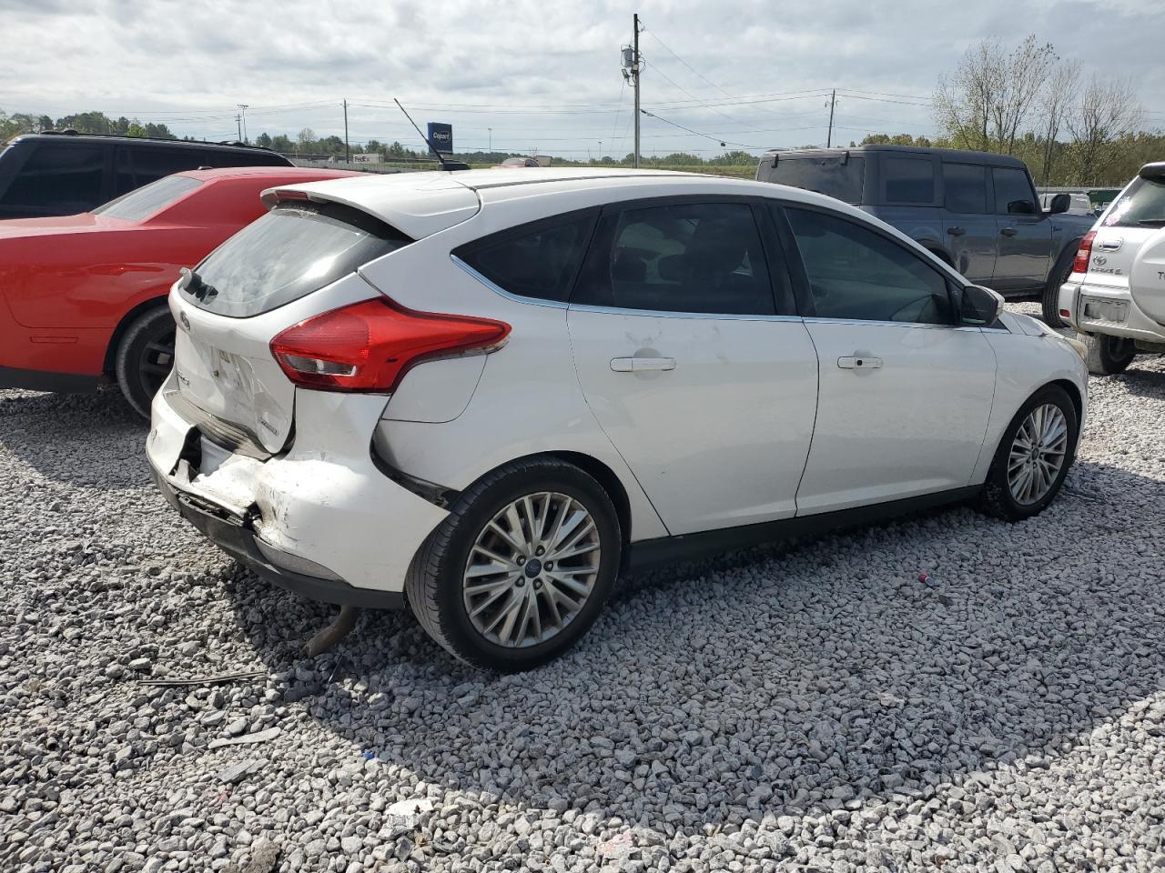 2017 Ford Focus Titanium - Фото 3