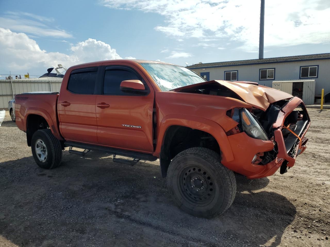 2017 Toyota Tacoma Double Cab - Фото 4