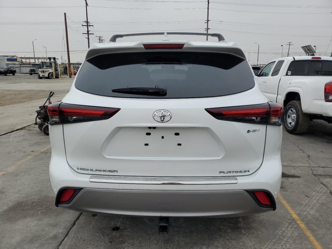 2025 Toyota Highlander Hybrid Limited - Фото 6