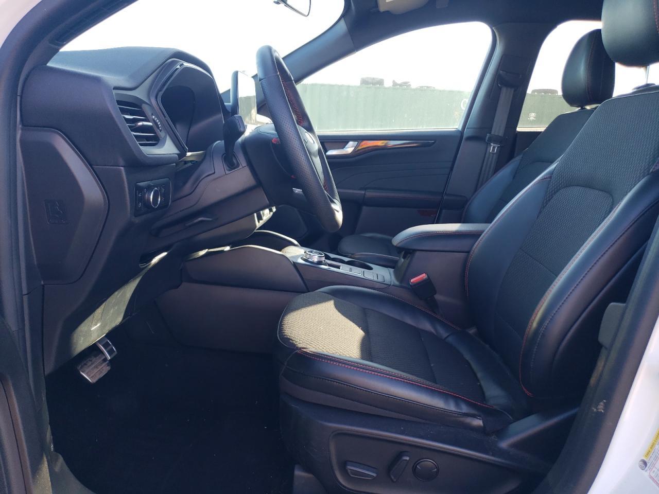 2023 Ford Escape St Line - Image 7