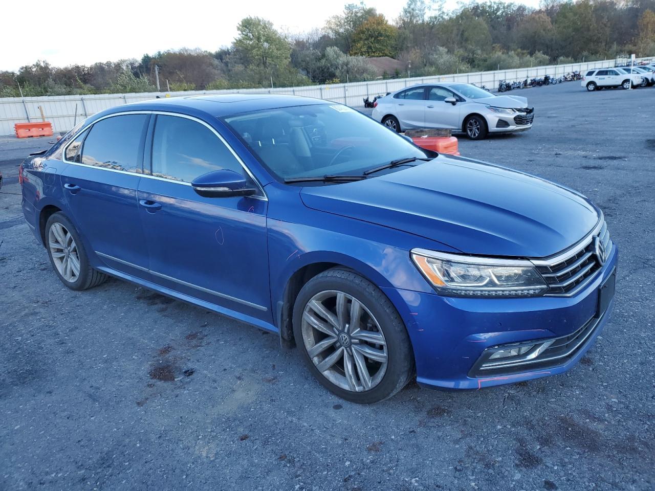 2017 Volkswagen Passat Se - Фото 4