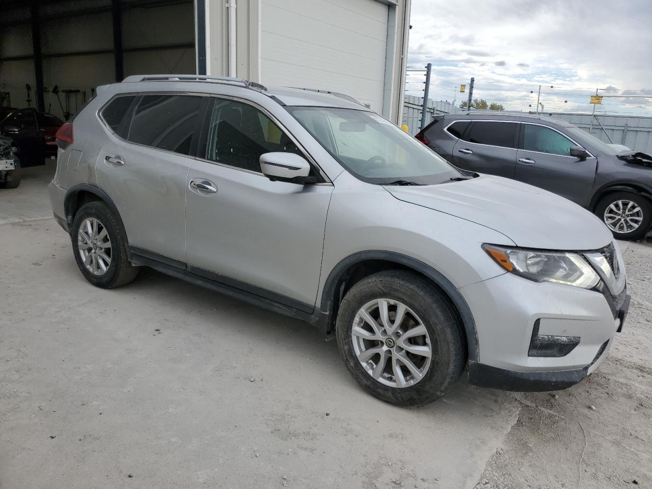 2018 Nissan Rogue S - Фото 4