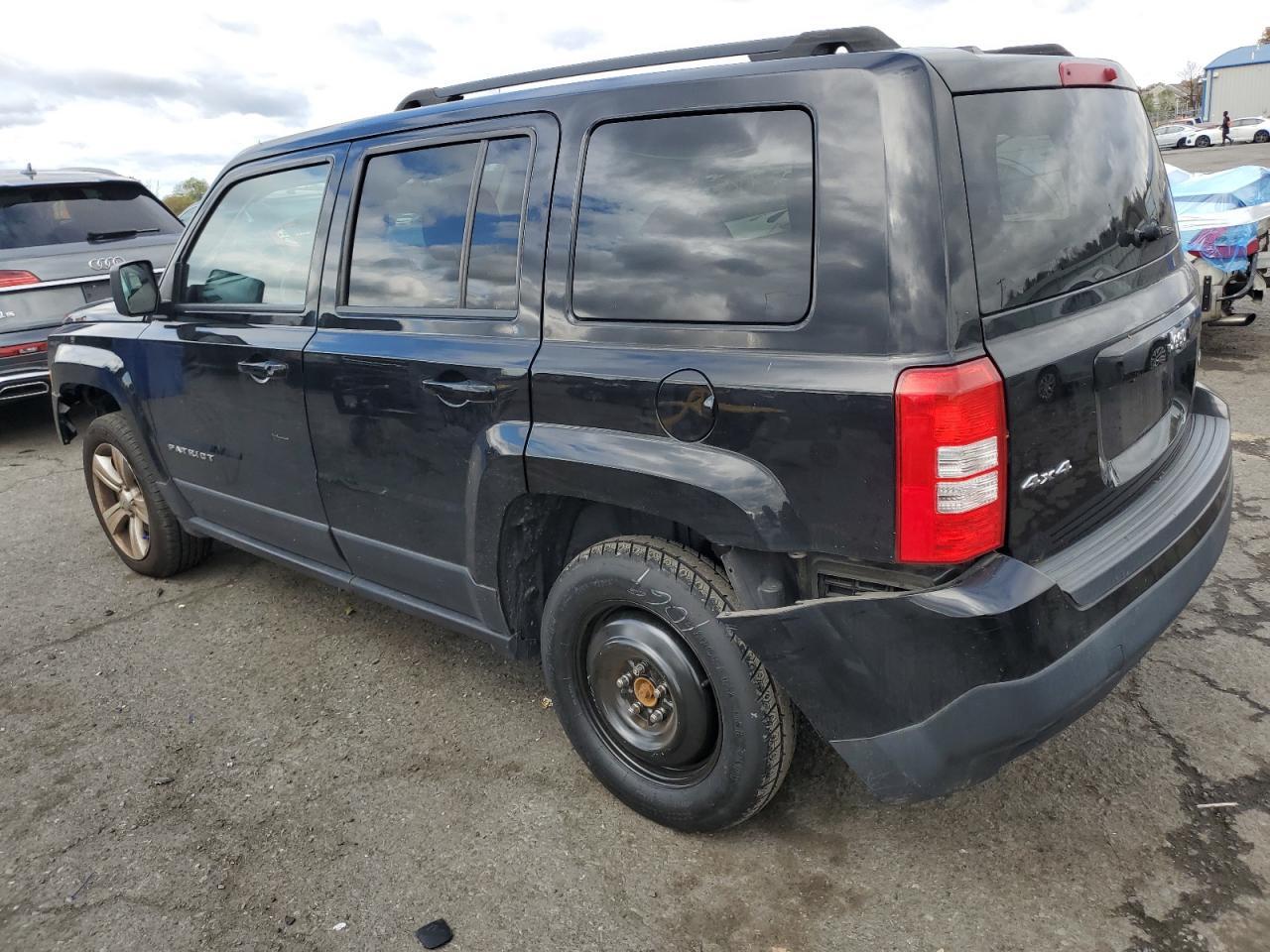 2015 Jeep Patriot Latitude - Фото 2