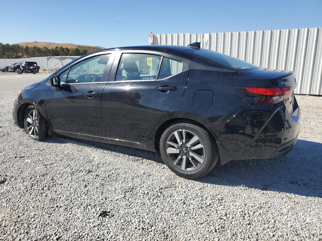 2022 Nissan Versa Sv - Фото 2