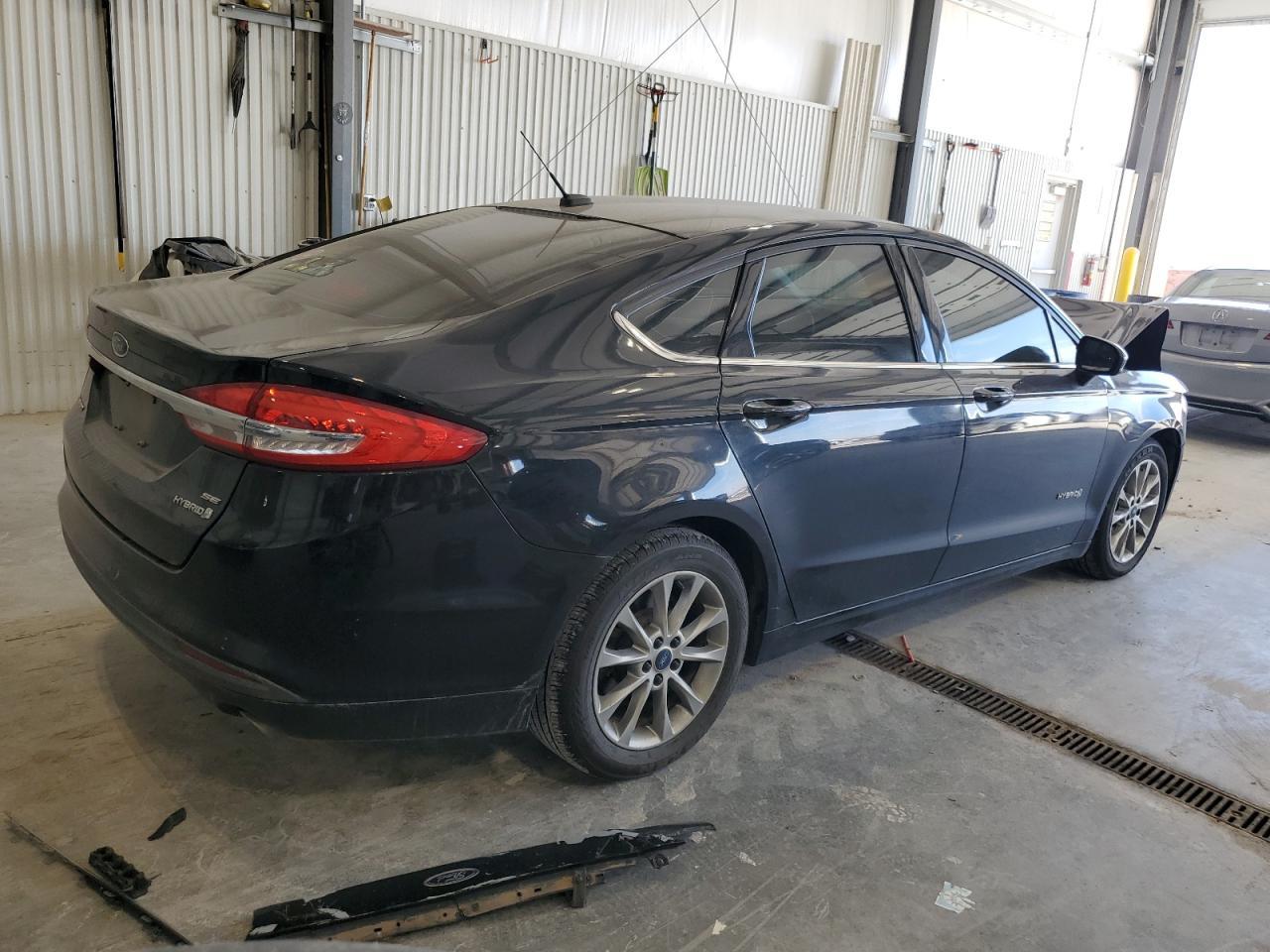 2017 Ford Fusion Se Hybrid - Image 3