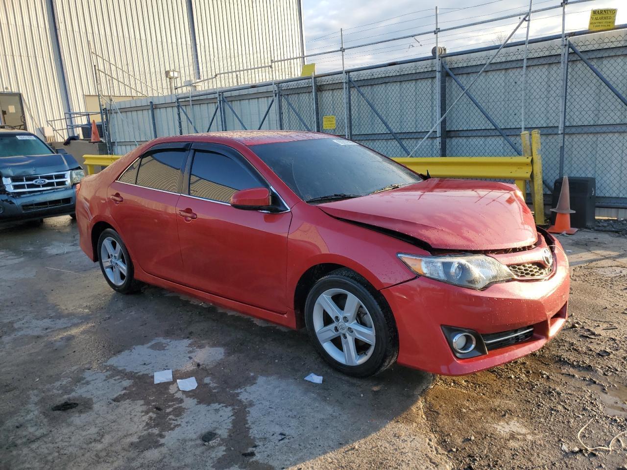 2012 Toyota Camry Base - Фото 4