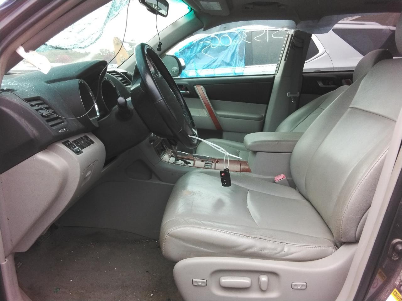 2010 Toyota Highlander Limited - Image 7