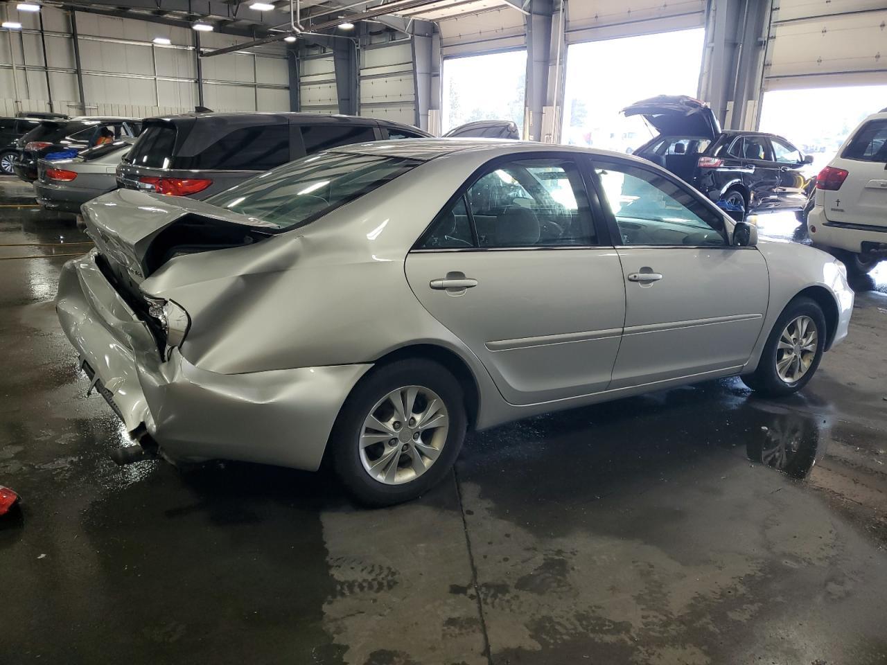 2004 Toyota Camry Le - Фото 3