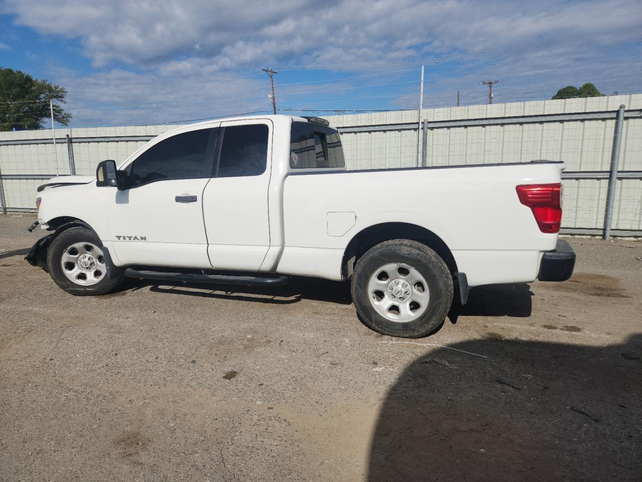 2017 Nissan Titan Sv - Фото 2