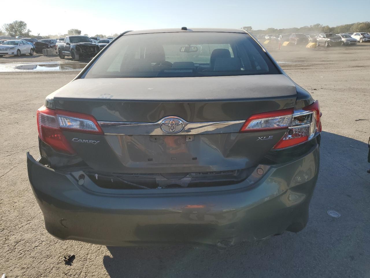 2013 Toyota Camry L - Фото 6