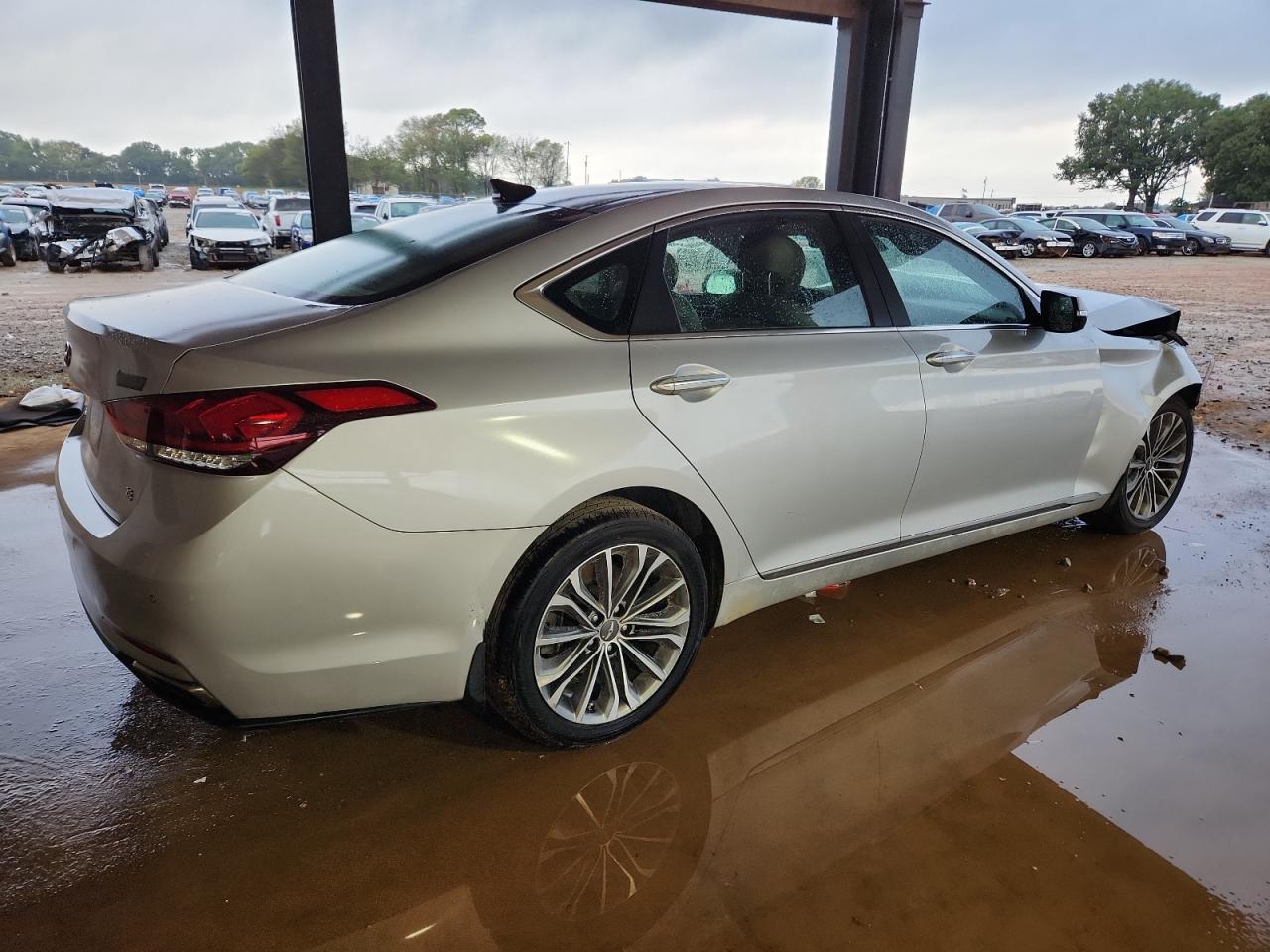 2015 Hyundai Genesis 3.8L - Фото 3