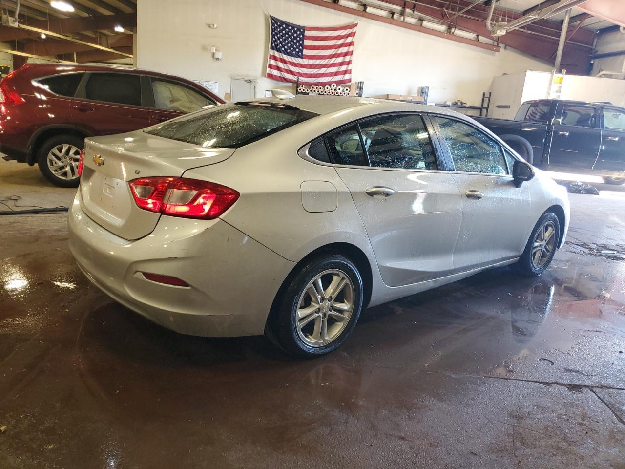 2017 Chevrolet Cruze Lt - Image 3