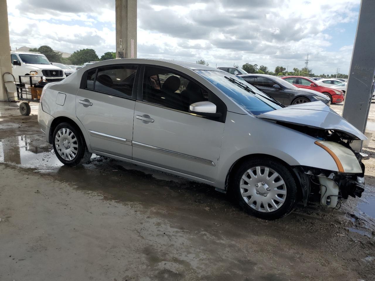 2010 Nissan Sentra 2.0 - Фото 4