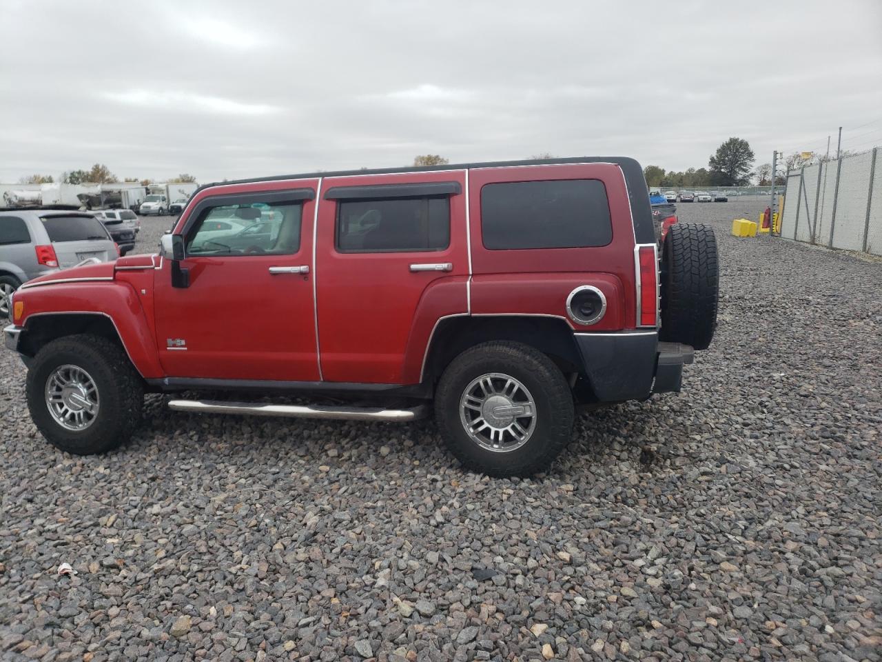 2008 Hummer H3 - Image 2