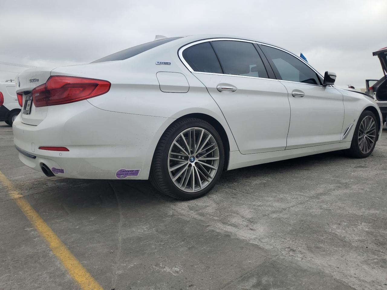 2018 BMW 530E - Image 3