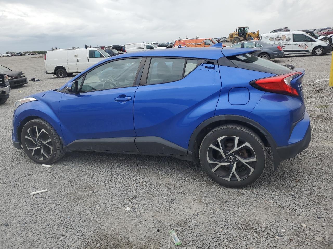 2018 Toyota C-Hr Xle - Image 2
