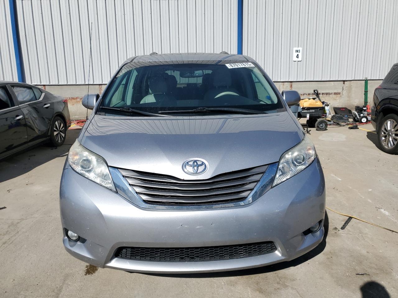 2012 Toyota Sienna Xle - Фото 5