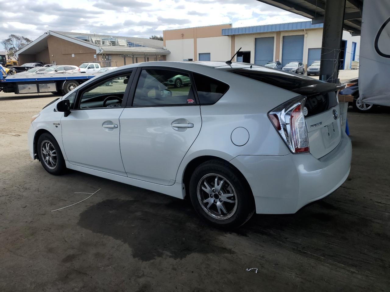 2015 Toyota Prius - Фото 2