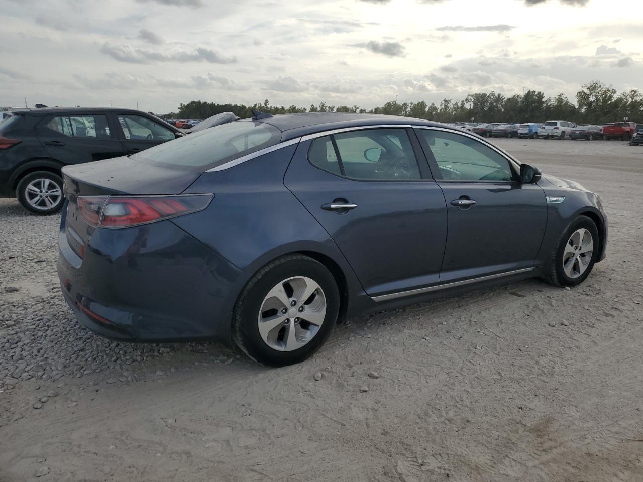 2015 Kia Optima Hybrid - Image 3