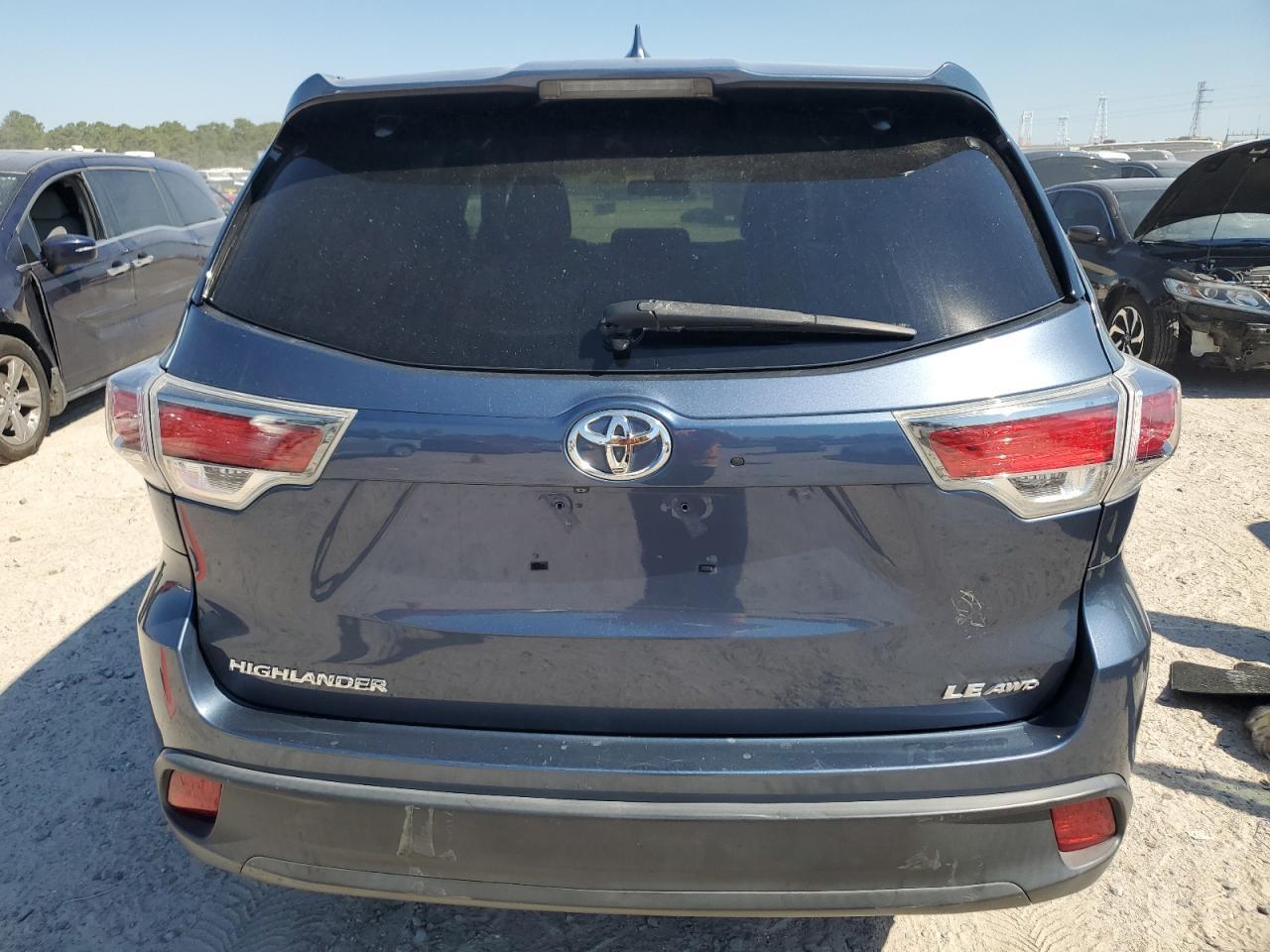 2016 Toyota Highlander Le - Фото 6