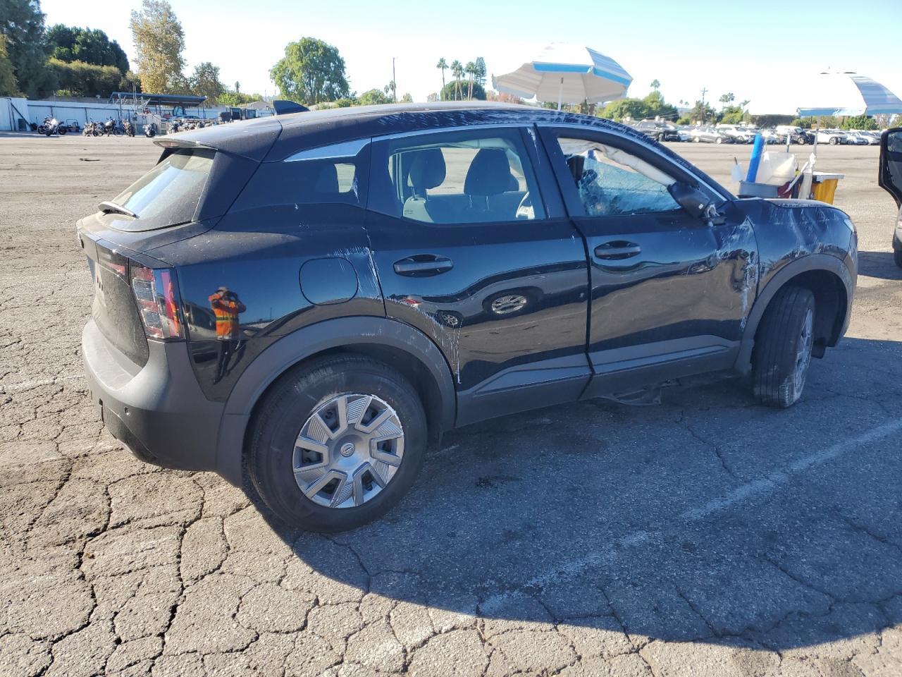 2025 Nissan Kicks S - Фото 3