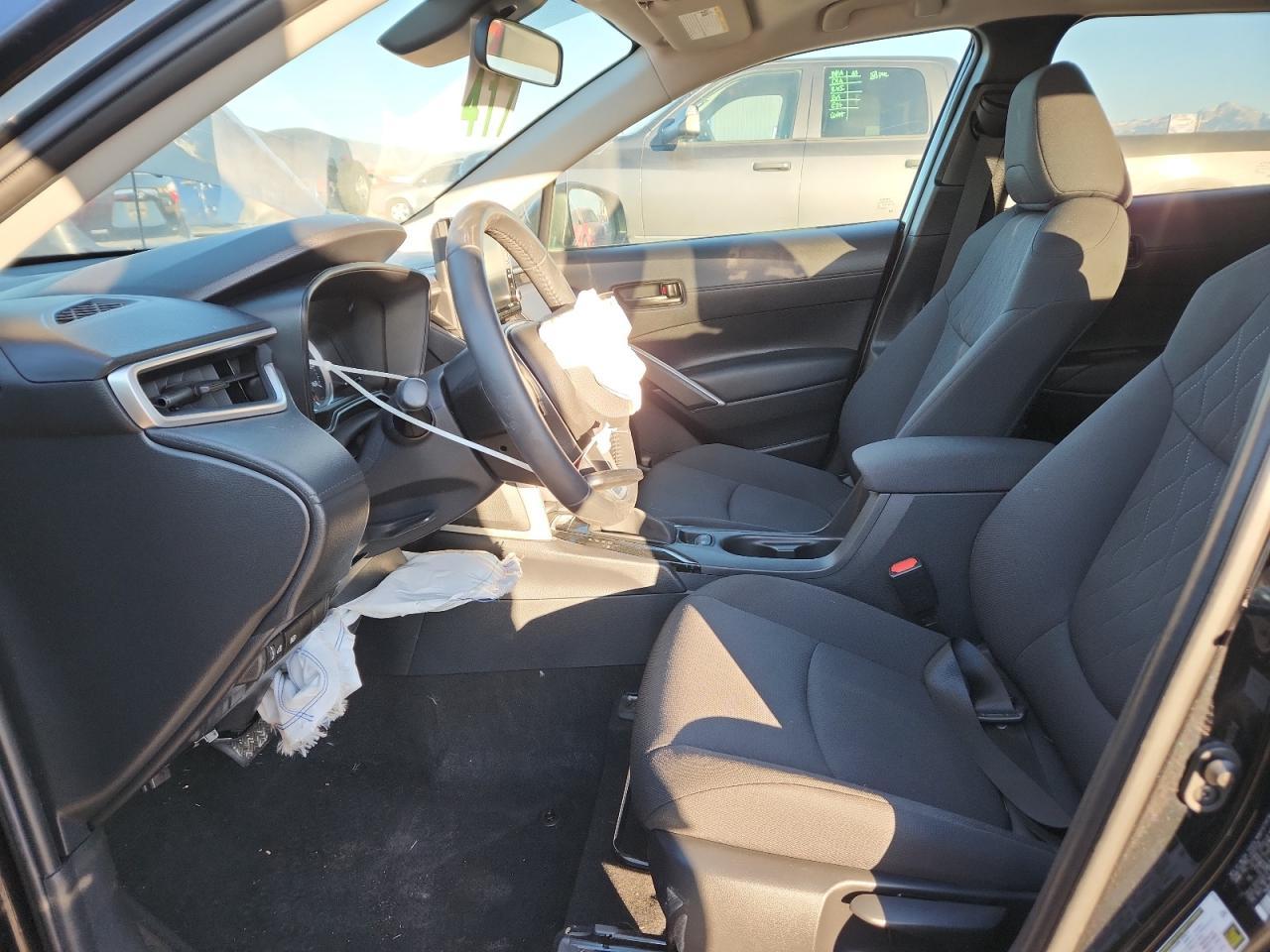 2022 Toyota Corolla Cross Le - Image 7