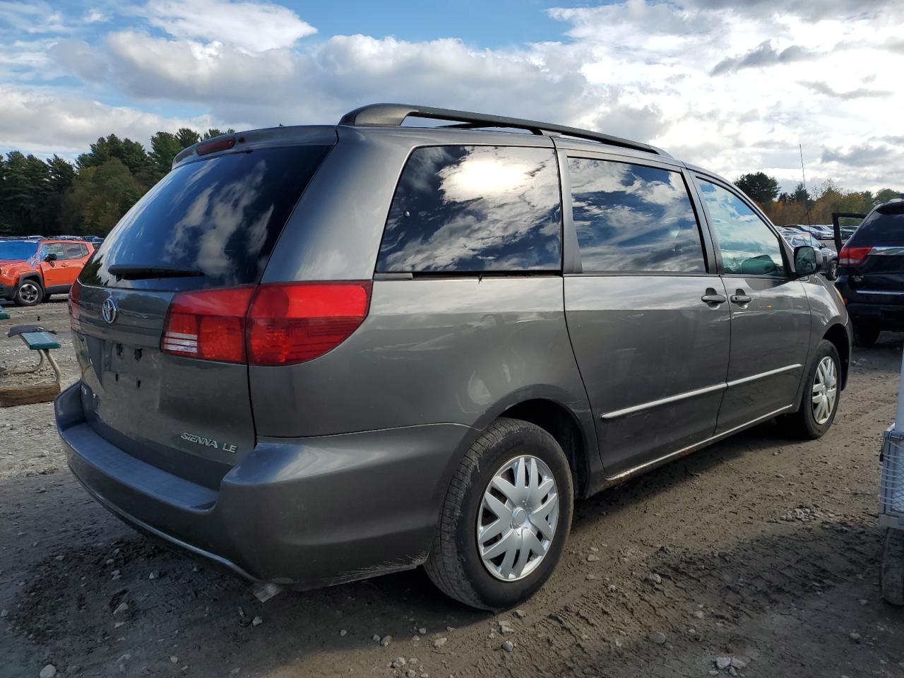 2005 Toyota Sienna Ce - Image 3