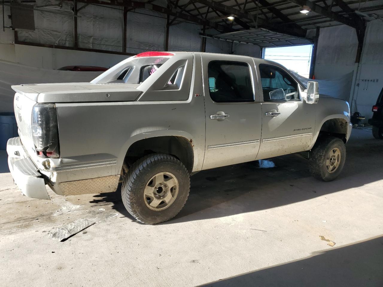 2011 Chevrolet Avalanche Lt - Фото 3