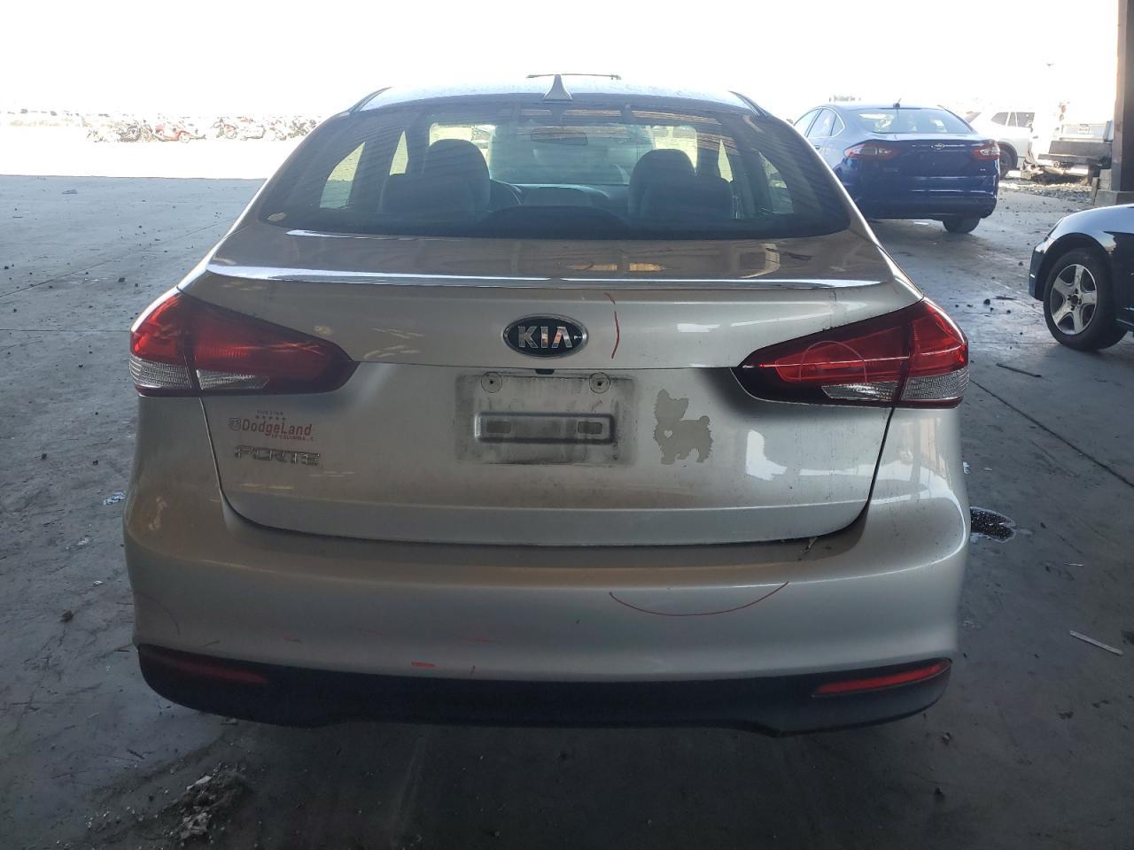 2017 Kia Forte Lx - Image 6