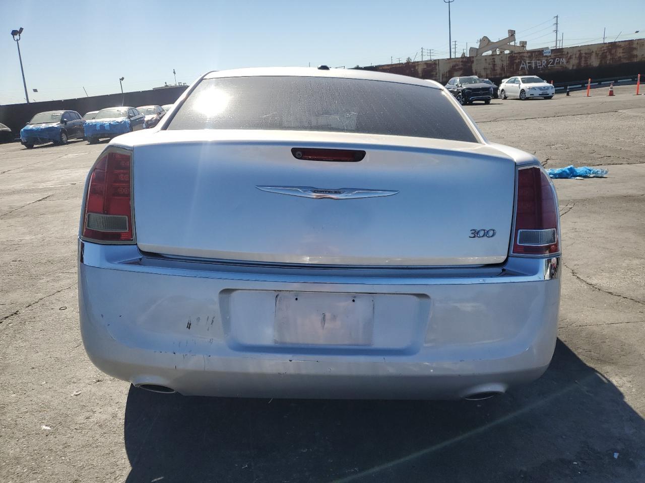 2012 Chrysler 300 Limited - Image 6