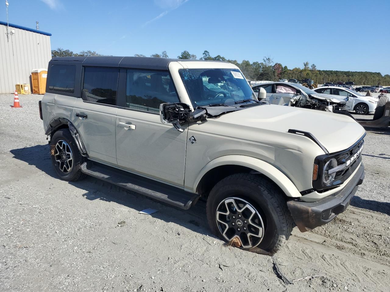 2025 Ford Bronco Outer Banks - Фото 4