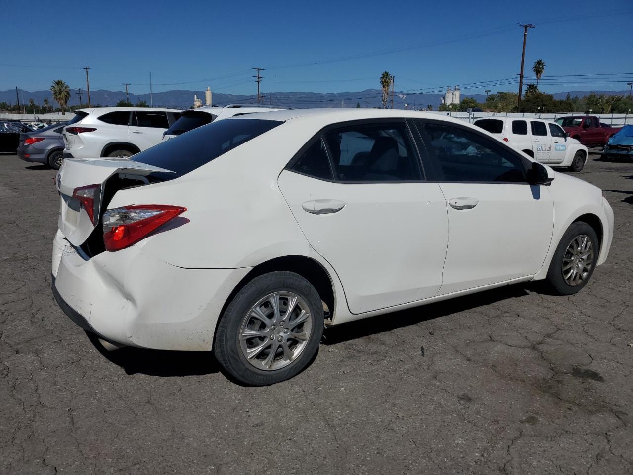 2014 Toyota Corolla L - Фото 3