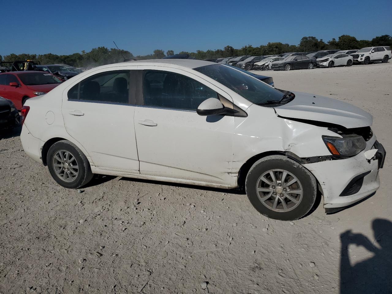 2017 Chevrolet Sonic Lt - Фото 4