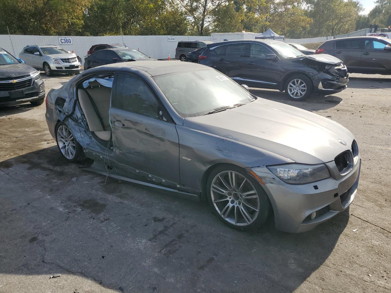 2010 BMW 335 Xi - Image 4