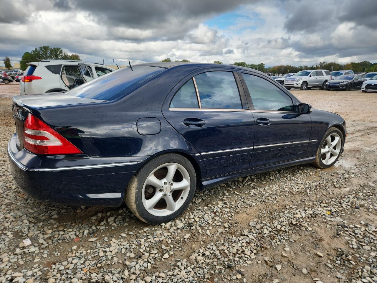 2005 Mercedes-Benz C 230K Sport Sedan - Фото 3
