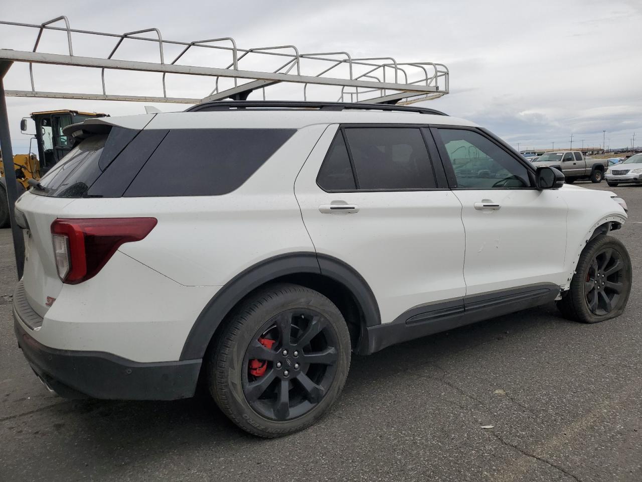 2022 Ford Explorer St - Image 3