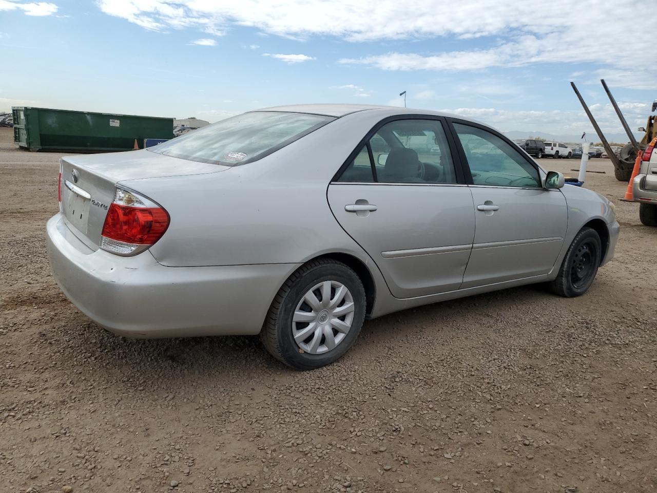 2005 Toyota Camry Le - Image 3