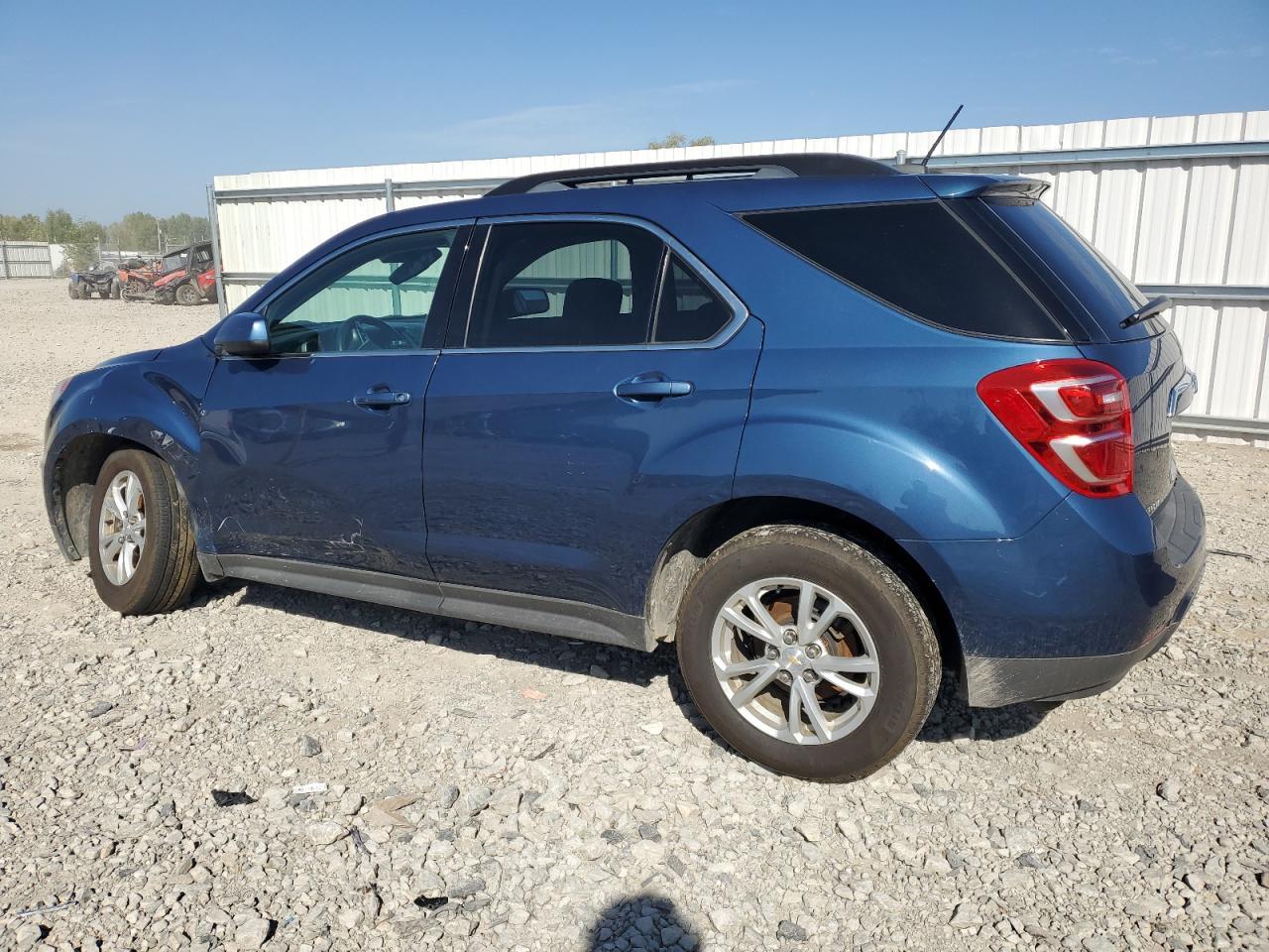 2017 Chevrolet Equinox Lt - Image 2