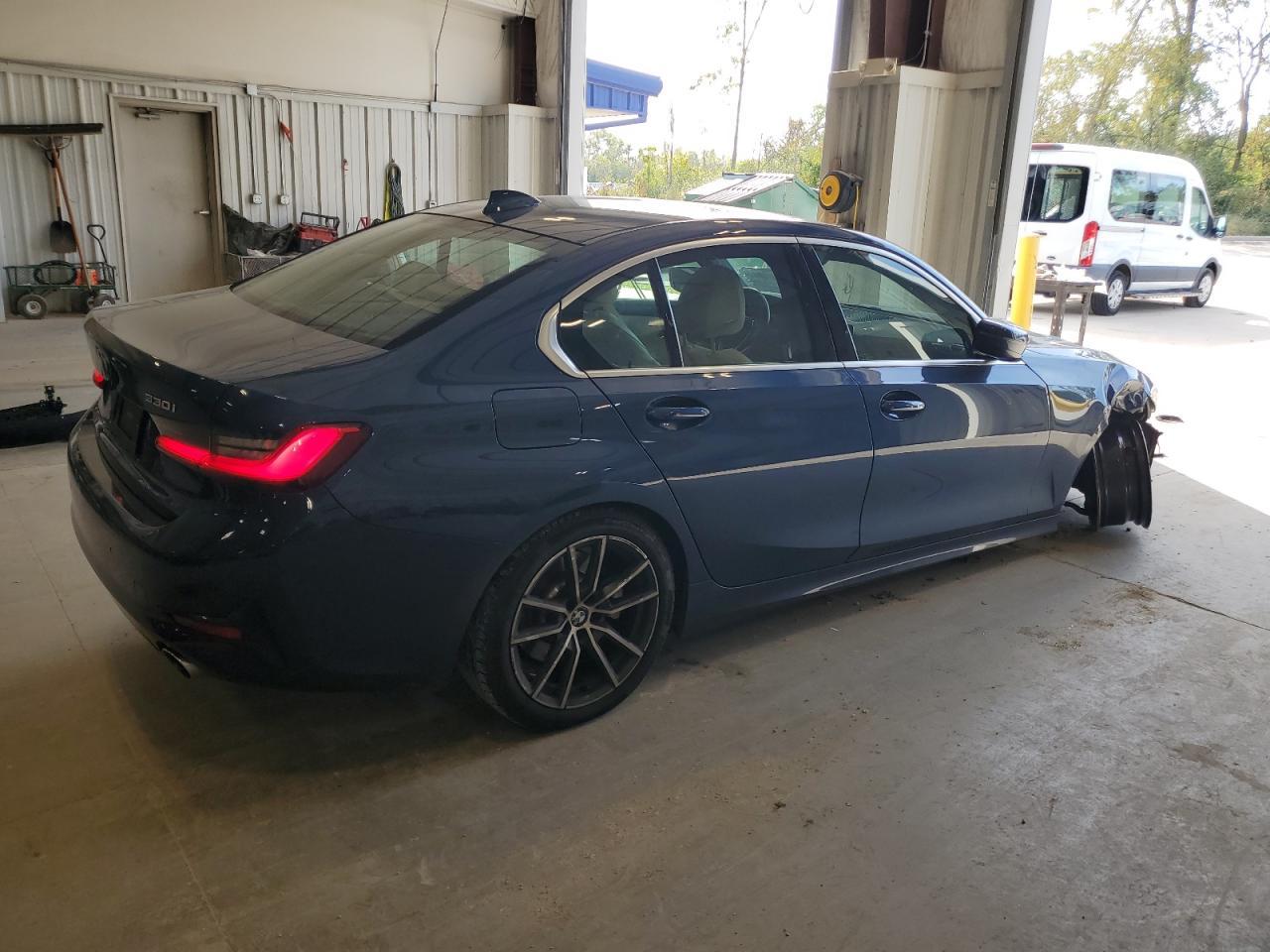 2021 BMW 330Xi - Image 3