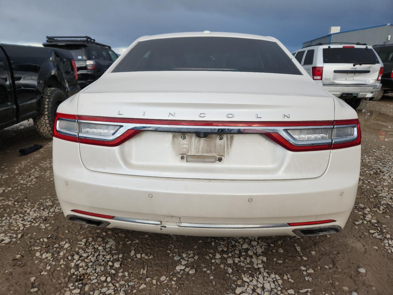 2017 Lincoln Continental Premiere - Фото 6