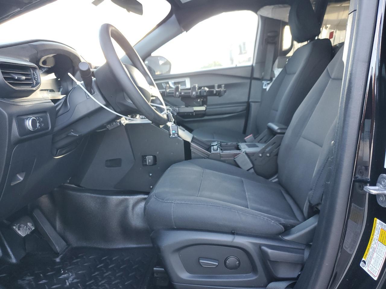 2022 Ford Explorer Police Interceptor - Image 7