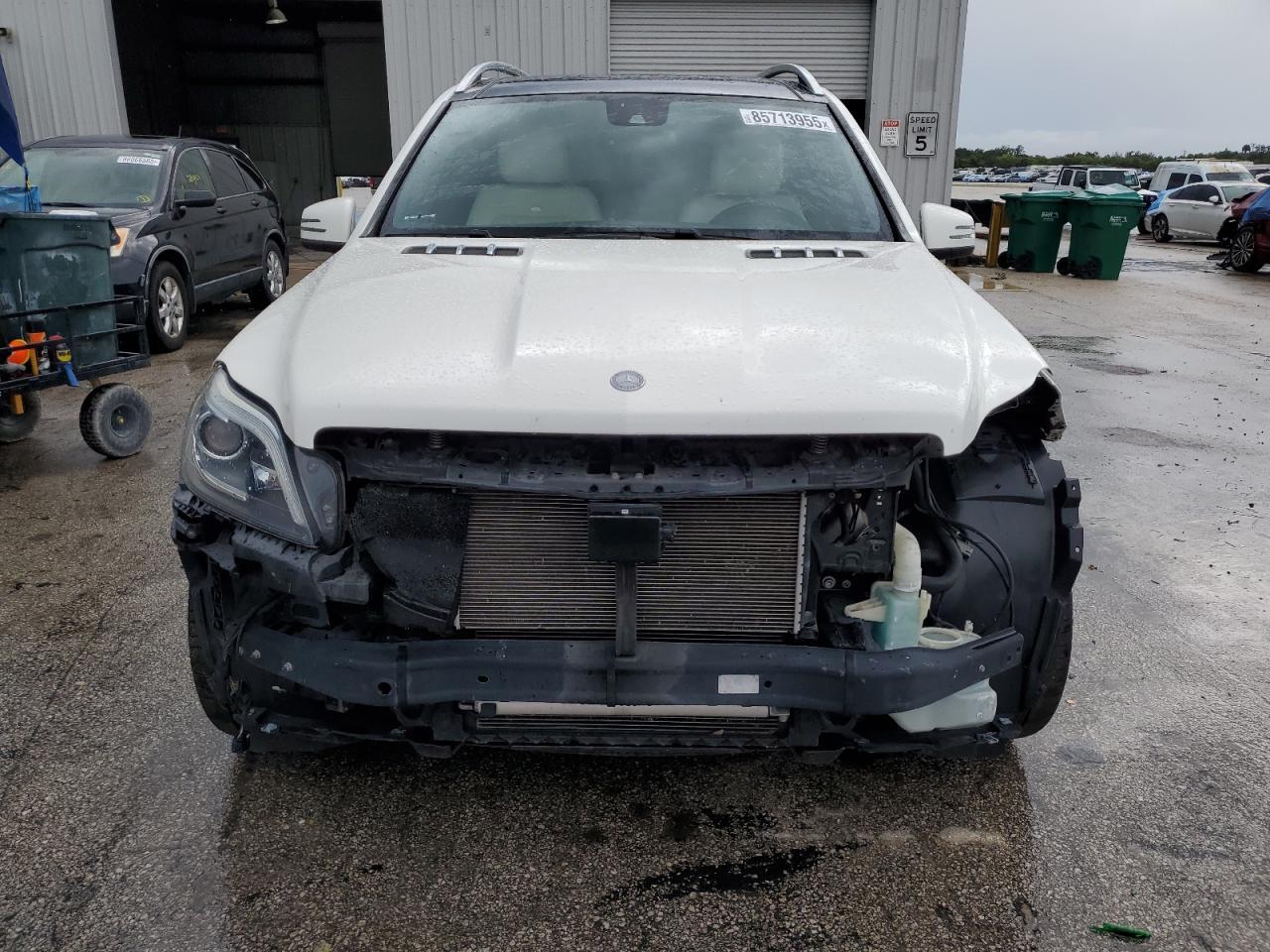 2015 Mercedes-Benz Gl 550 4Matic - Image 5
