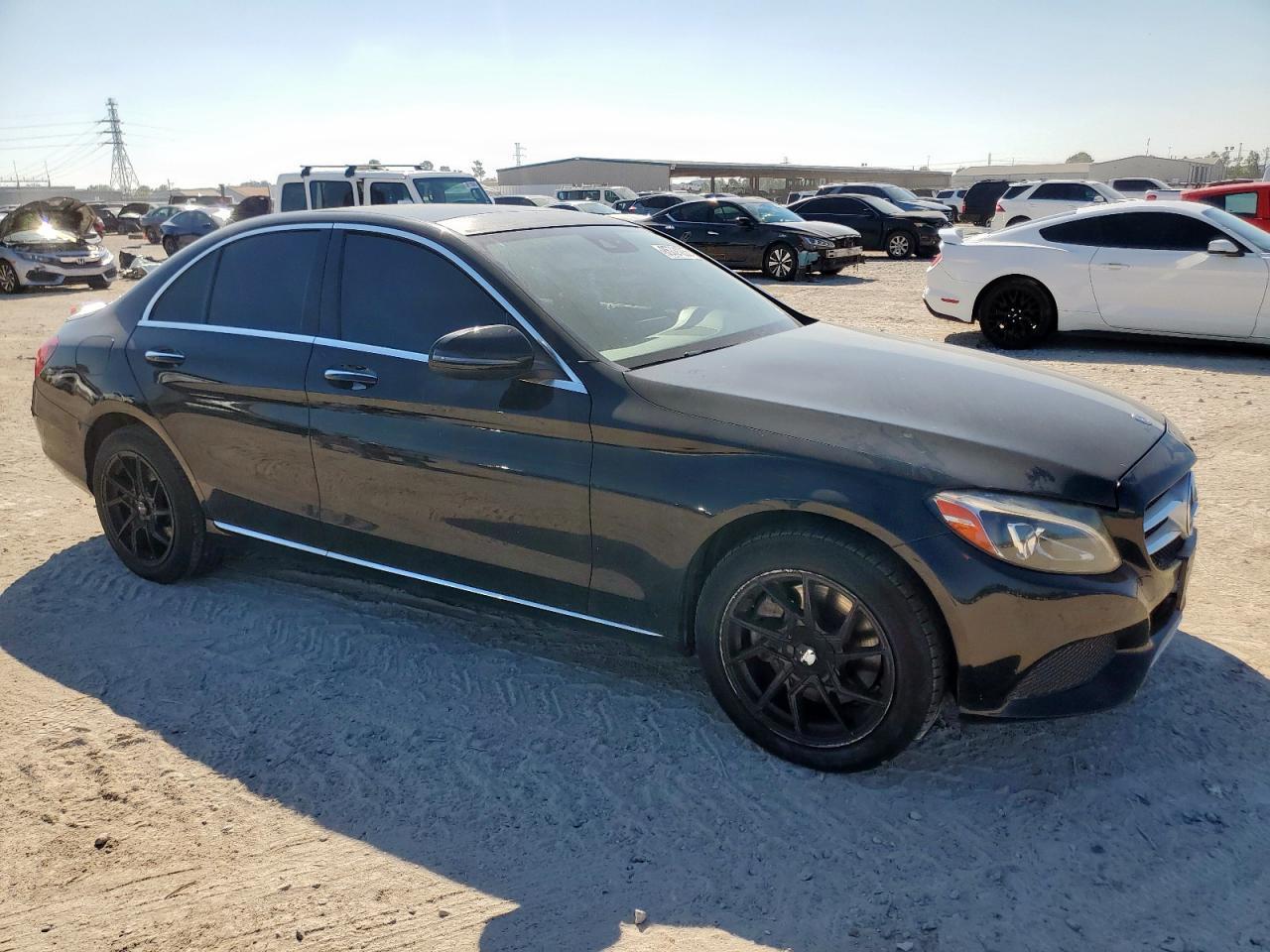 2016 Mercedes-Benz C 300 4Matic - Фото 4