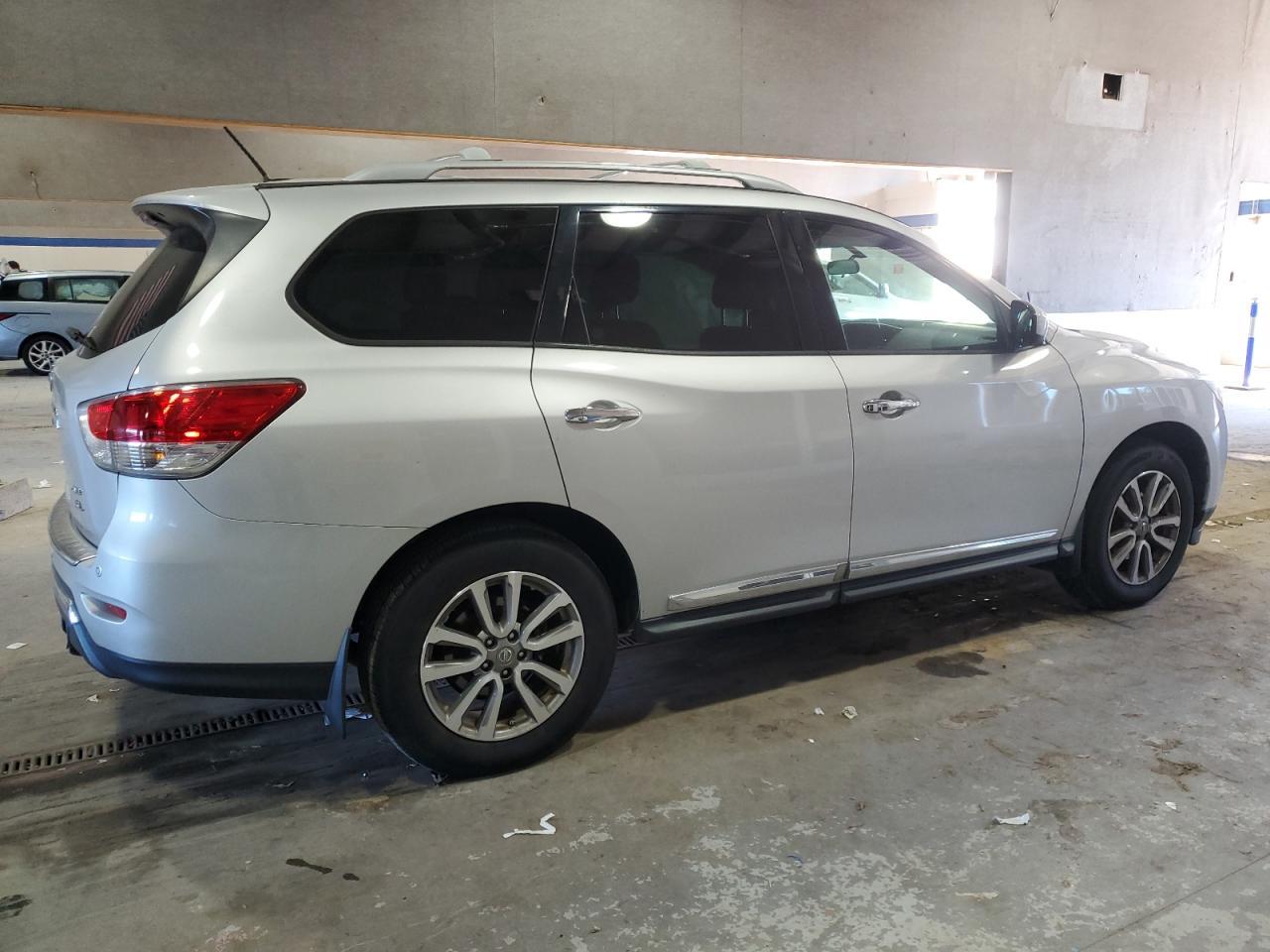 2015 Nissan Pathfinder S - Фото 3