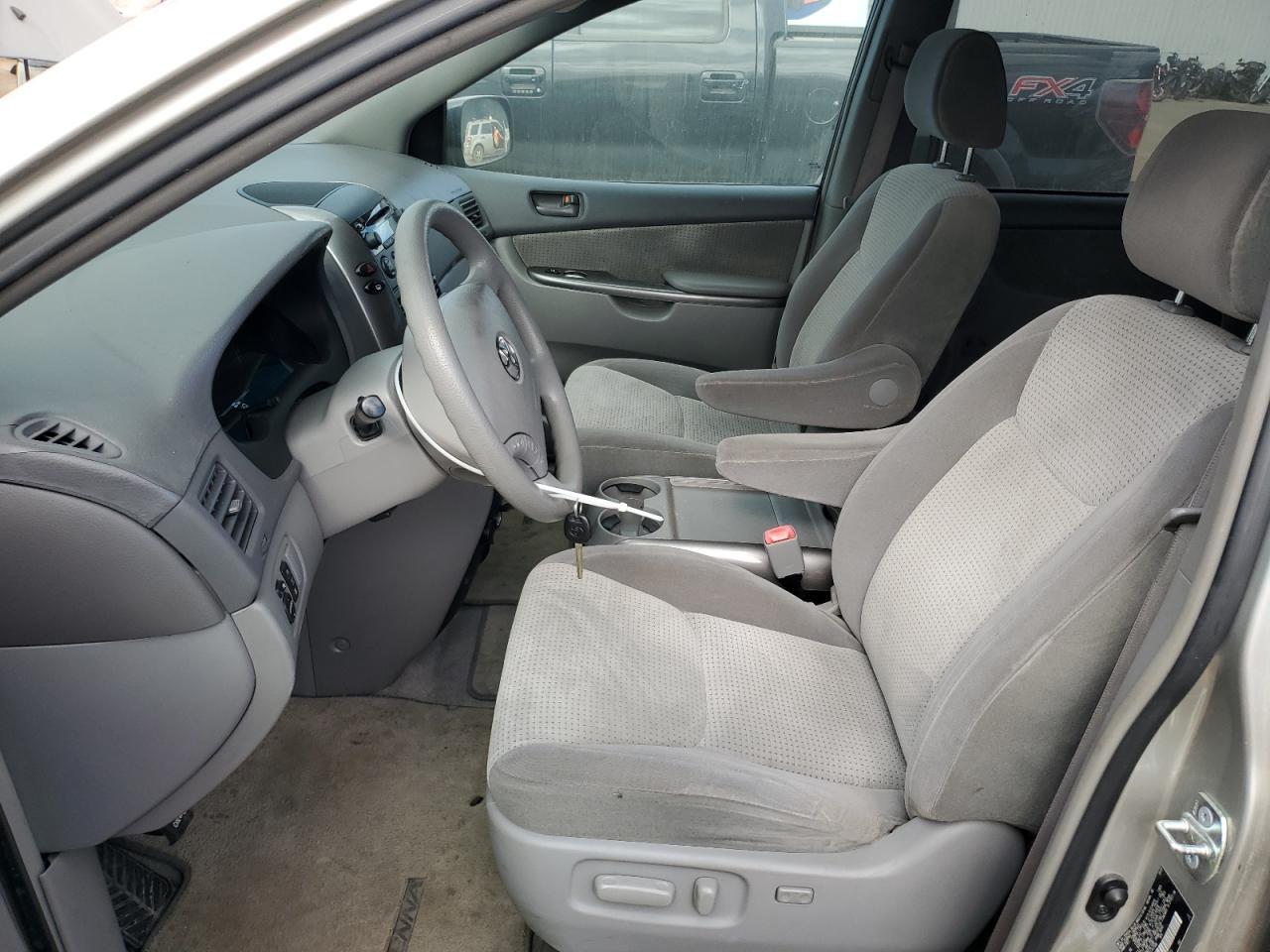 2008 Toyota Sienna Ce - Image 7
