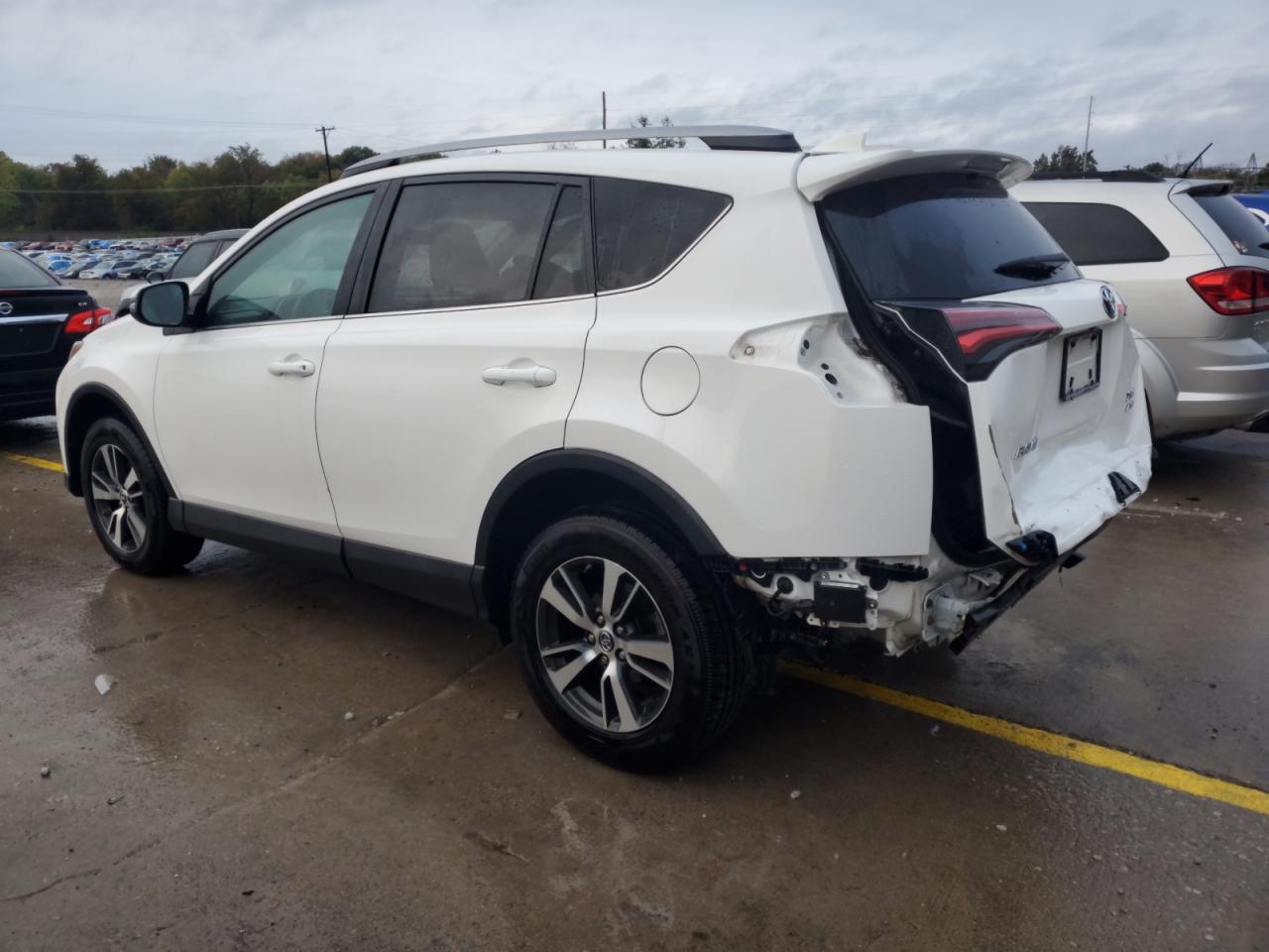 2018 Toyota Rav4 Xle - Image 2