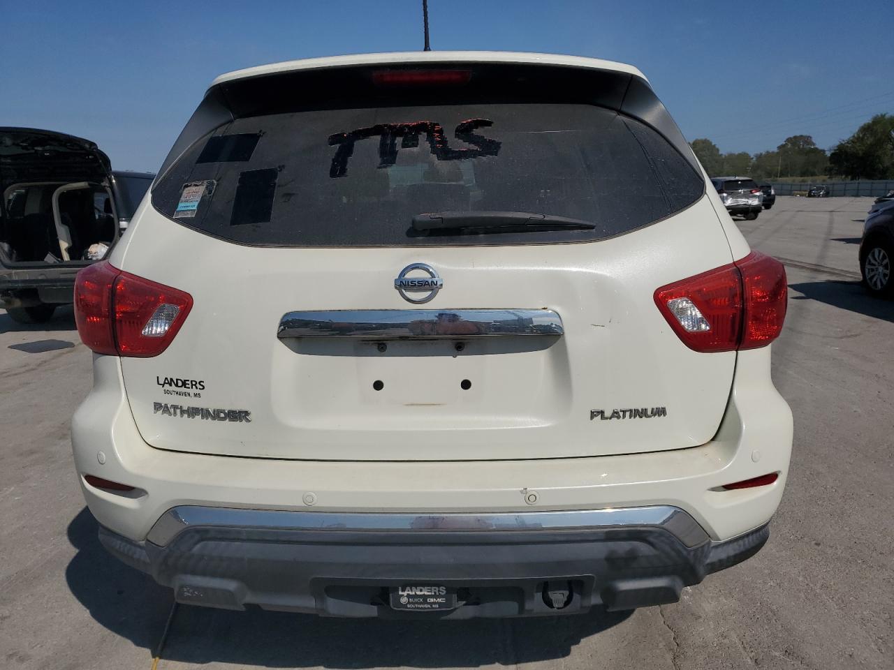 2017 Nissan Pathfinder S - Image 6