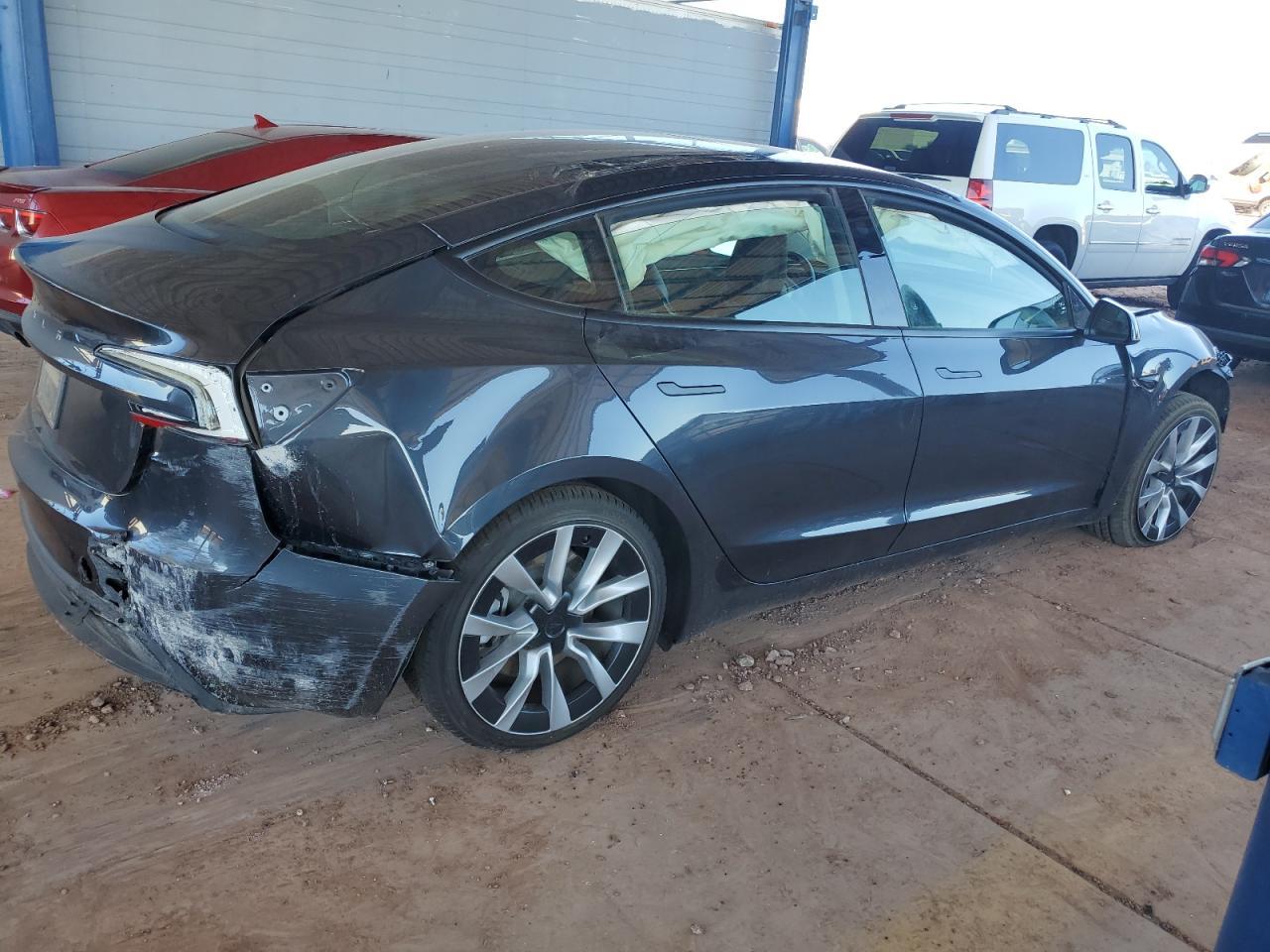 2024 Tesla Model 3 - Фото 3