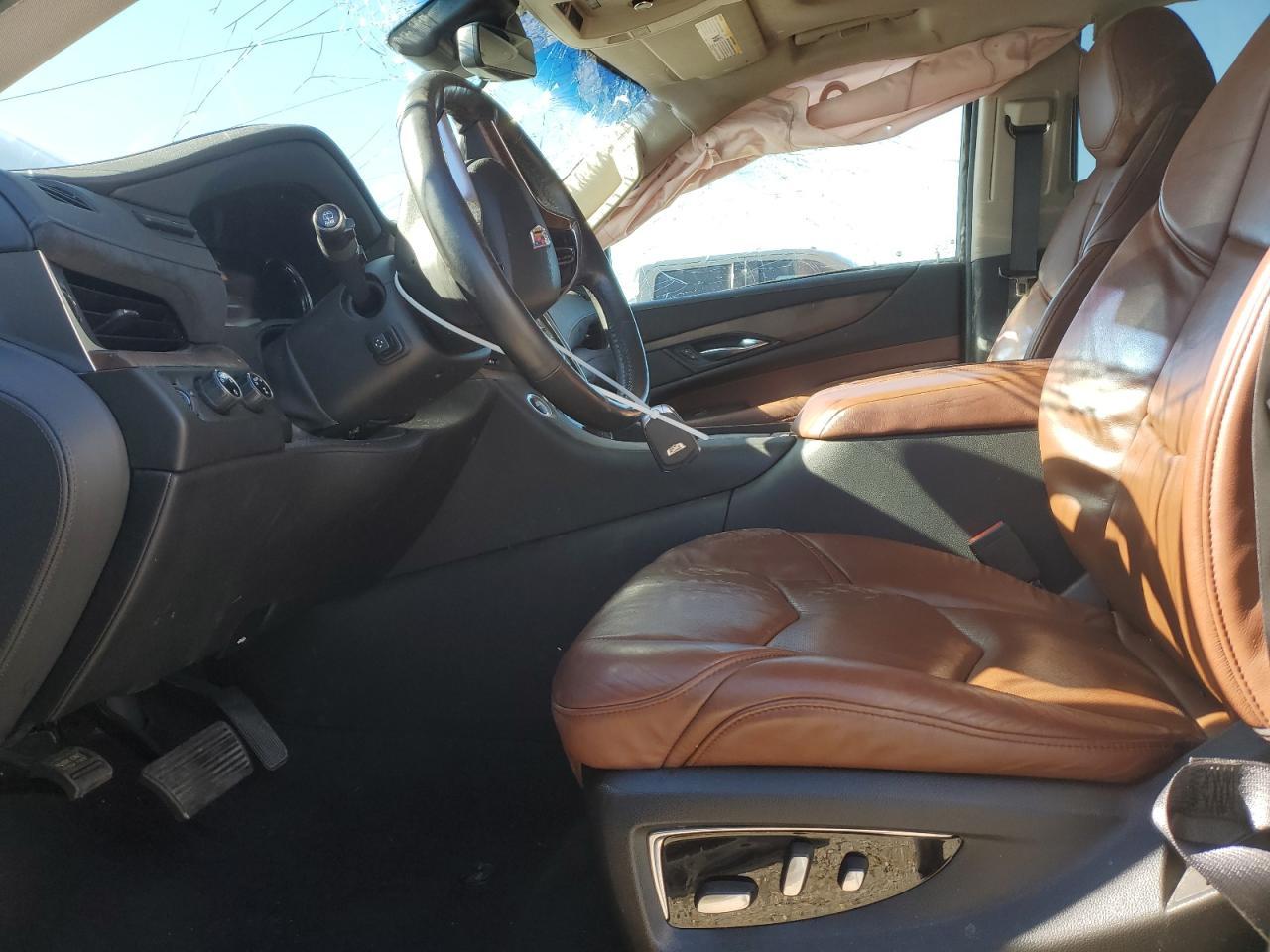 2019 Cadillac Escalade Luxury - Image 7