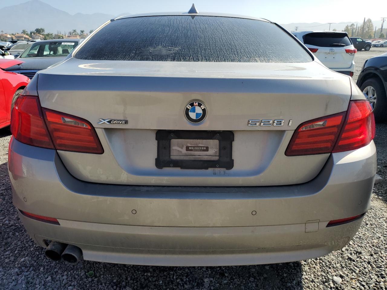 2013 BMW 528 Xi - Image 6